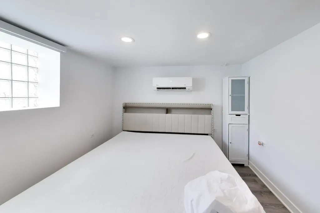 5333 West Foster Avenue Chicago IL 60630