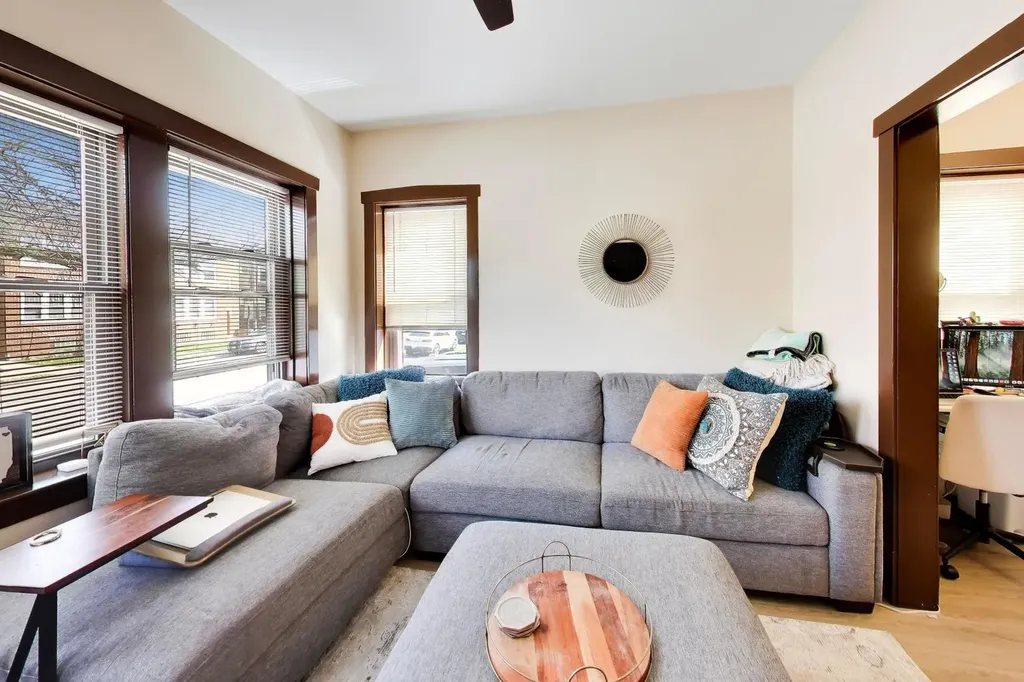 5333 West Foster Avenue Chicago IL 60630