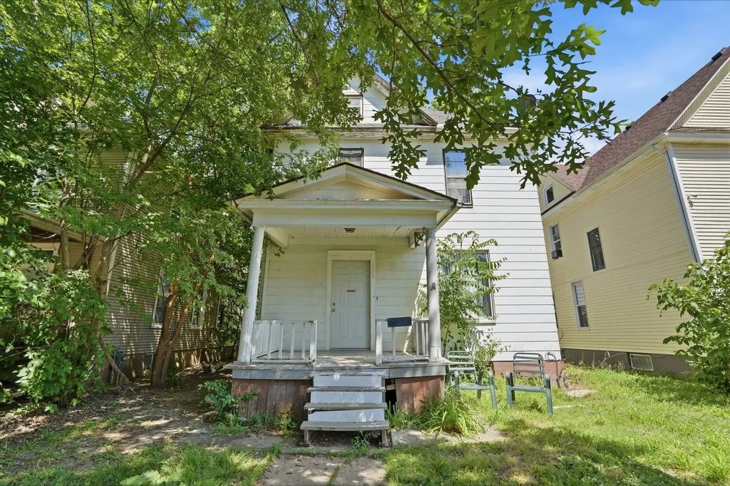 1205 14TH 1/2 Street Rock Island IL 61201