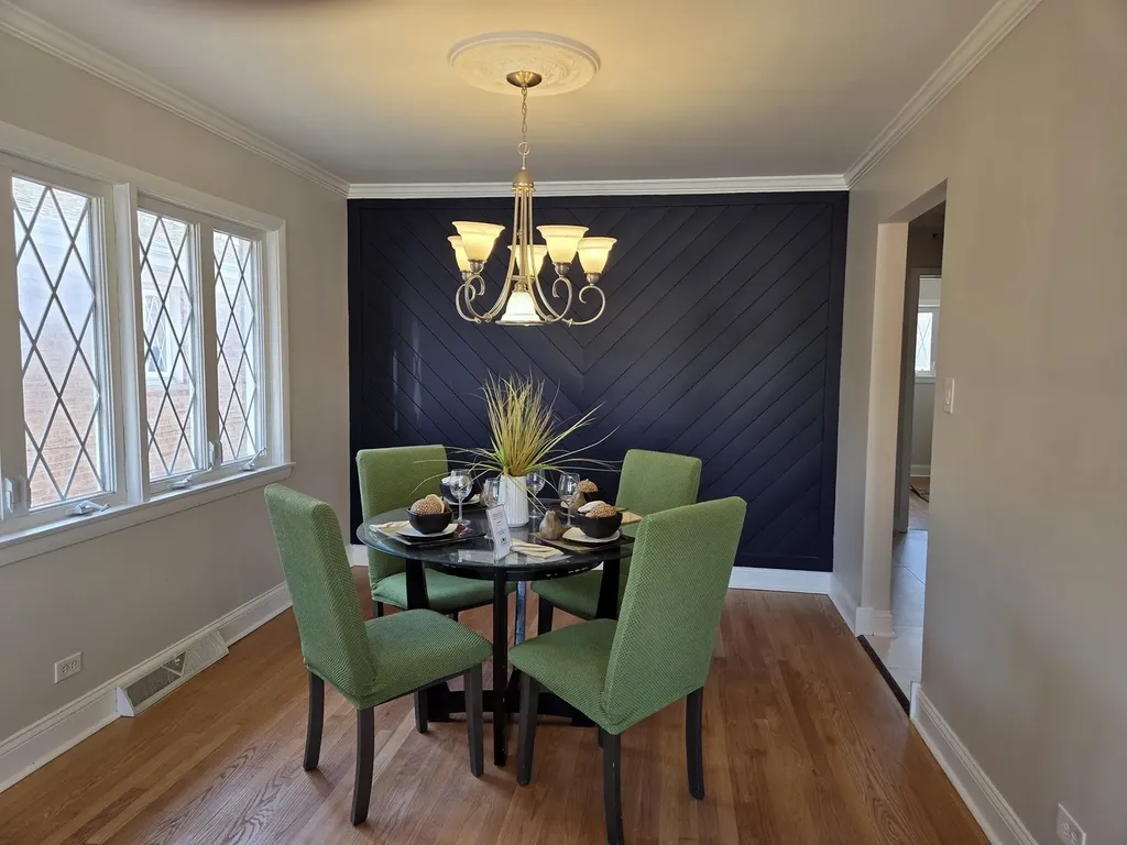 8517 West Carmen Avenue Chicago IL 60656