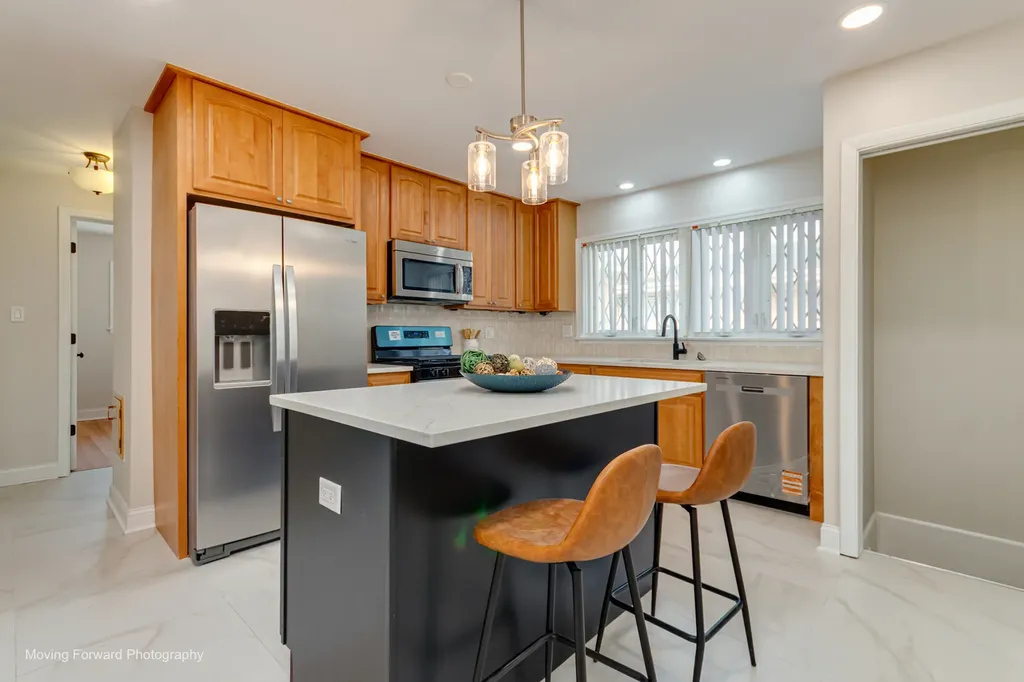 8517 West Carmen Avenue Chicago IL 60656