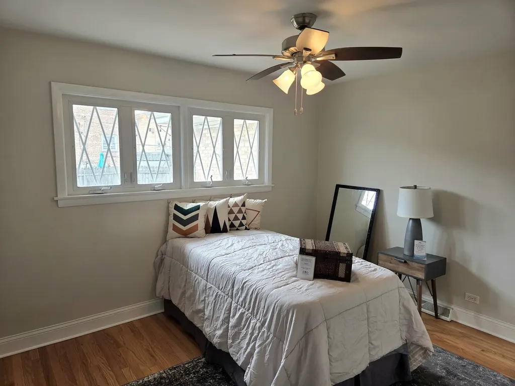 8517 West Carmen Avenue Chicago IL 60656