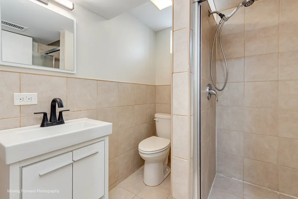 8517 West Carmen Avenue Chicago IL 60656