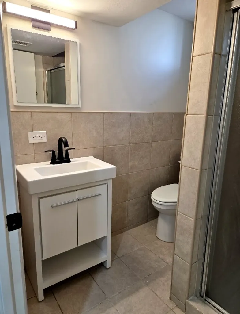 8517 West Carmen Avenue Chicago IL 60656