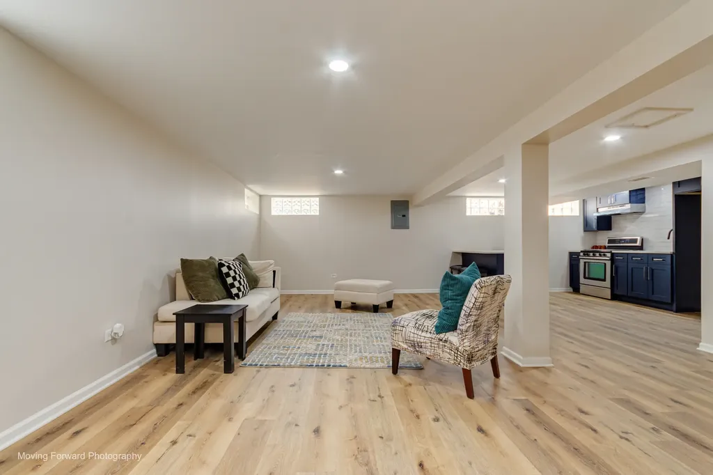 8517 West Carmen Avenue Chicago IL 60656