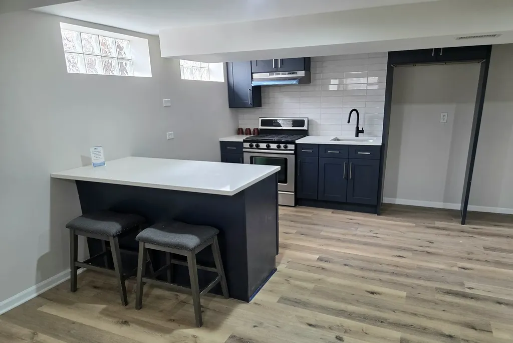 8517 West Carmen Avenue Chicago IL 60656