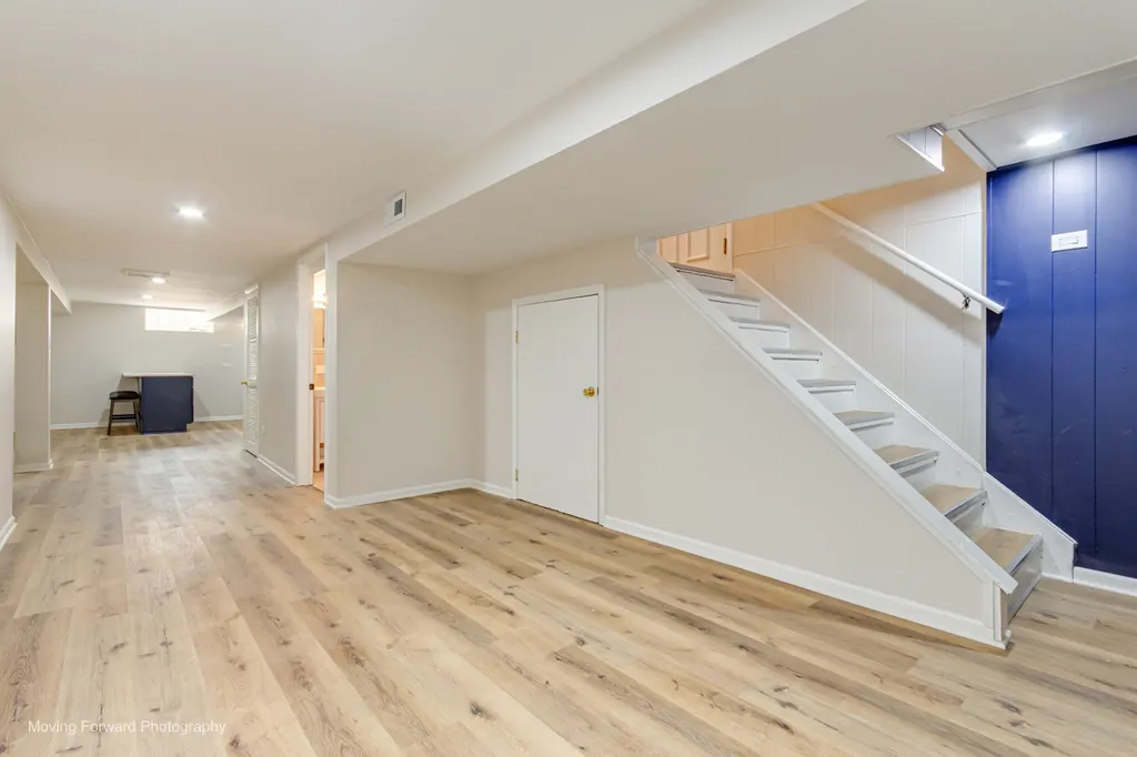 8517 West Carmen Avenue Chicago IL 60656