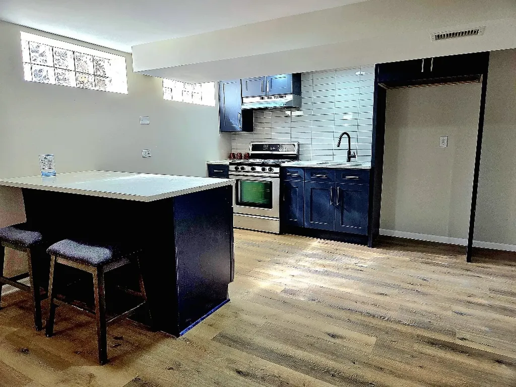 8517 West Carmen Avenue Chicago IL 60656