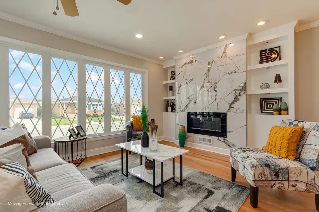 8517 West Carmen Avenue Chicago IL 60656