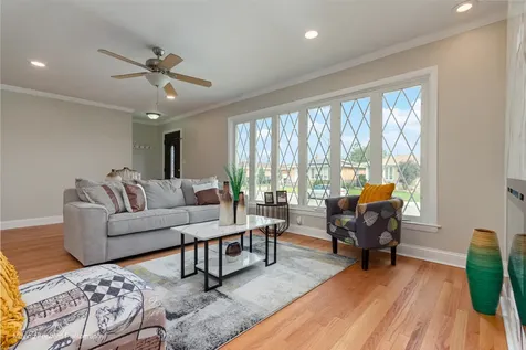 8517 West Carmen Avenue Chicago IL 60656