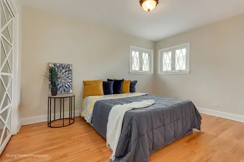 8517 West Carmen Avenue Chicago IL 60656