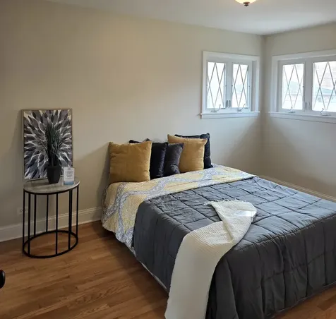 8517 West Carmen Avenue Chicago IL 60656