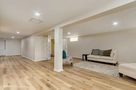 8517 West Carmen Avenue Chicago IL 60656