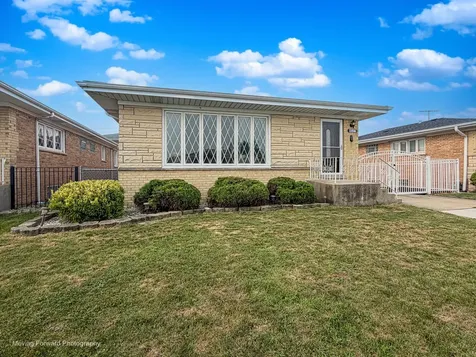 8517 West Carmen Avenue Chicago IL 60656