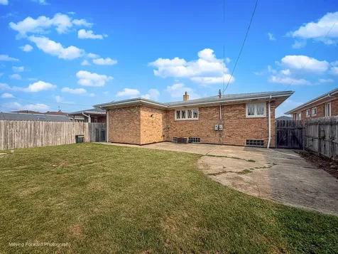 8517 West Carmen Avenue Chicago IL 60656