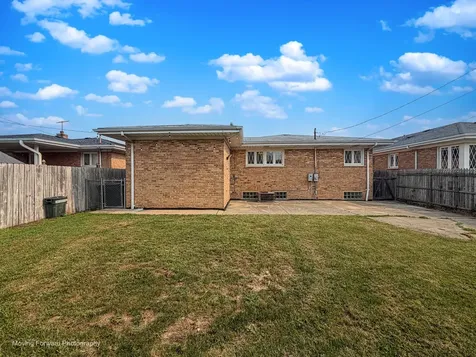 8517 West Carmen Avenue Chicago IL 60656