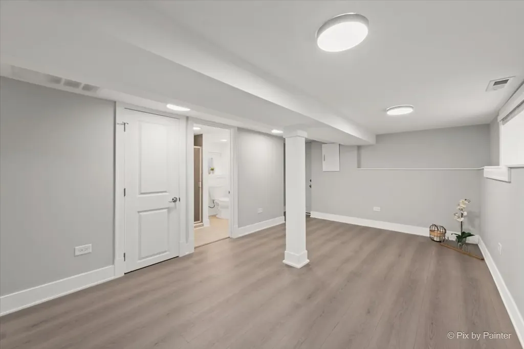 5252 North Mulligan Avenue Chicago IL 60630