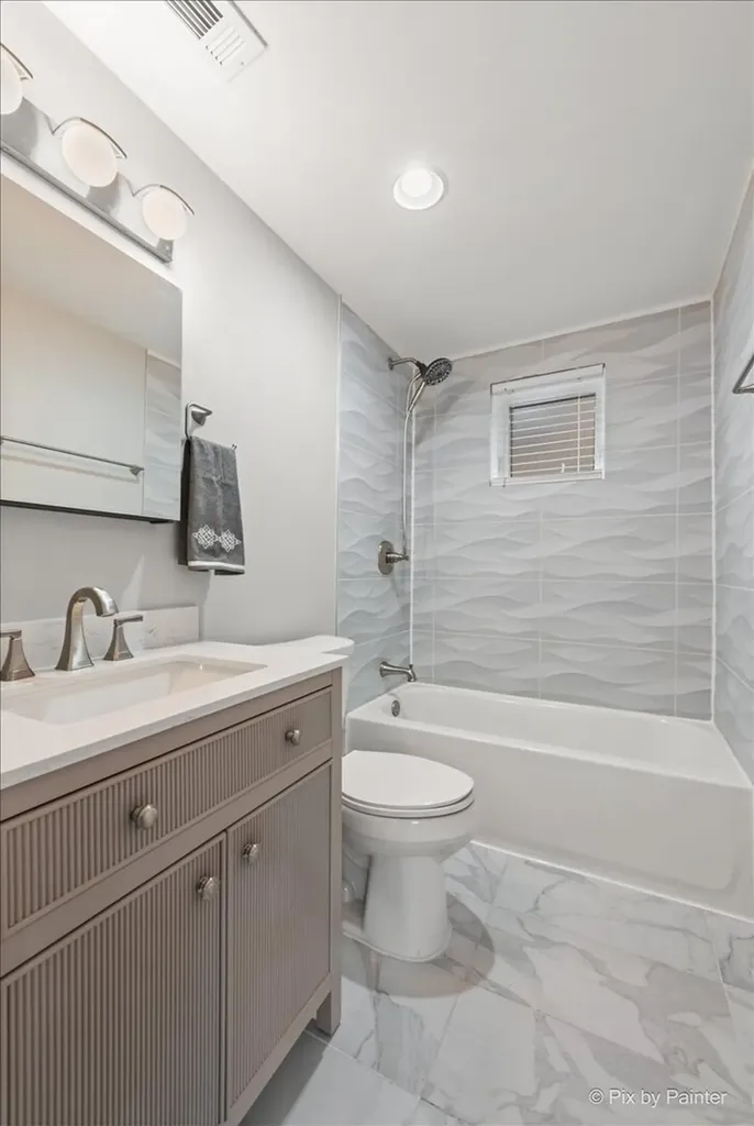 5252 North Mulligan Avenue Chicago IL 60630