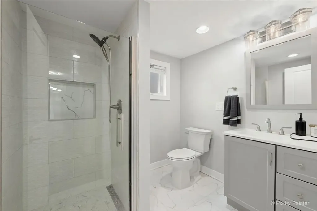 5252 North Mulligan Avenue Chicago IL 60630