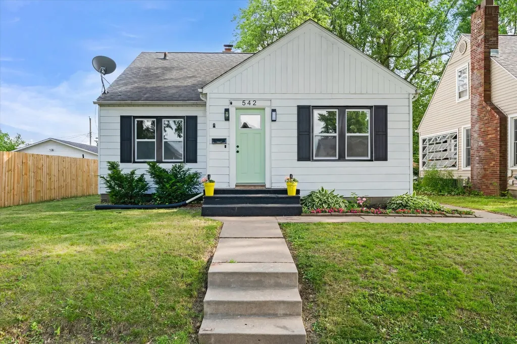 542 21ST Avenue Moline IL 61265