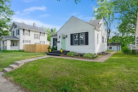 542 21ST Avenue Moline IL 61265