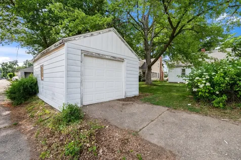 542 21ST Avenue Moline IL 61265
