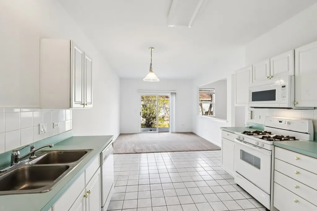 13322 South Bayberry Lane Plainfield IL 60544