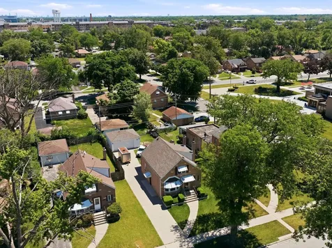 2541 South 14th Avenue Broadview IL 60155