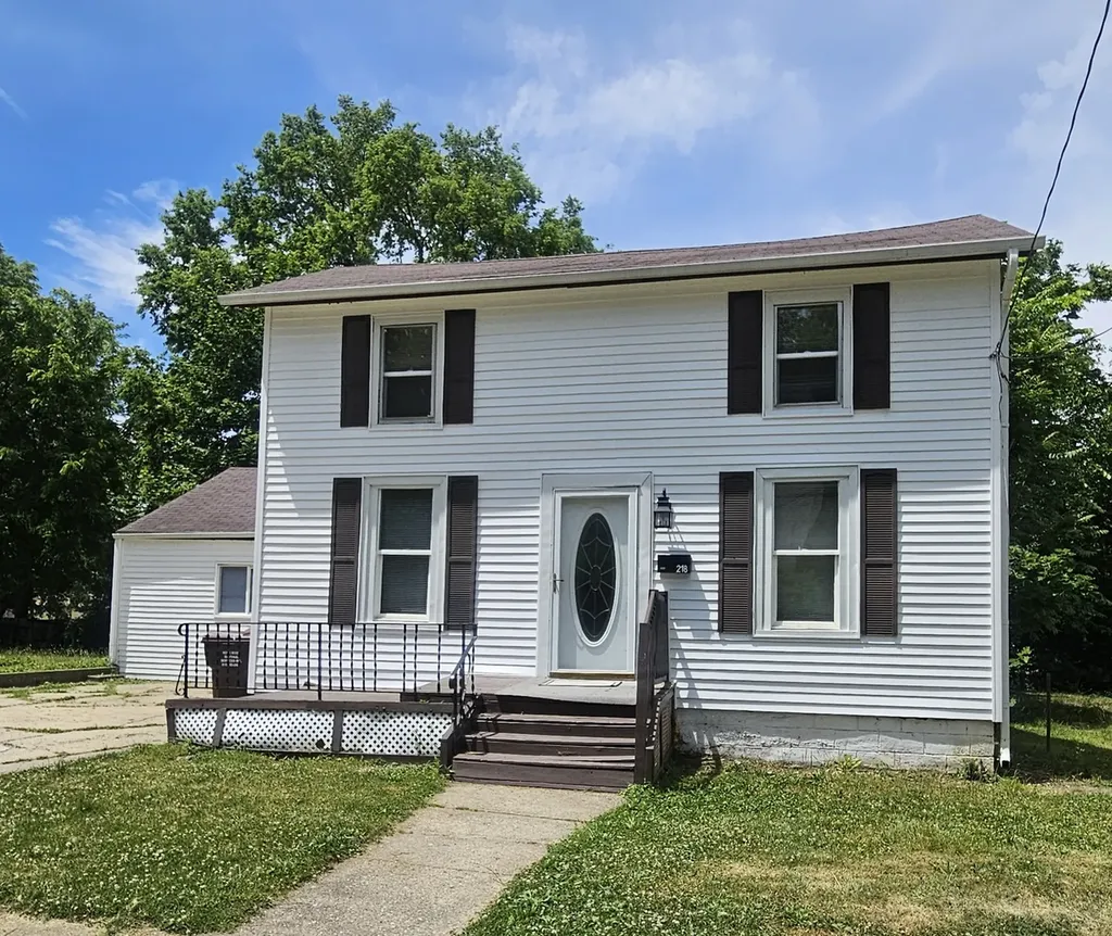 218 Oakwood Avenue Rockford IL 61101