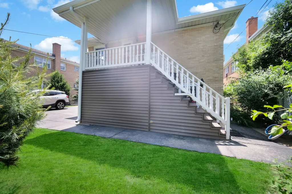 227 South Hale Street Addison IL 60101