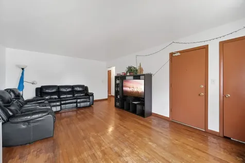 227 South Hale Street Addison IL 60101