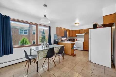 227 South Hale Street Addison IL 60101