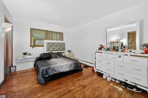 227 South Hale Street Addison IL 60101