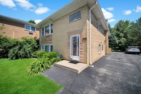 227 South Hale Street Addison IL 60101