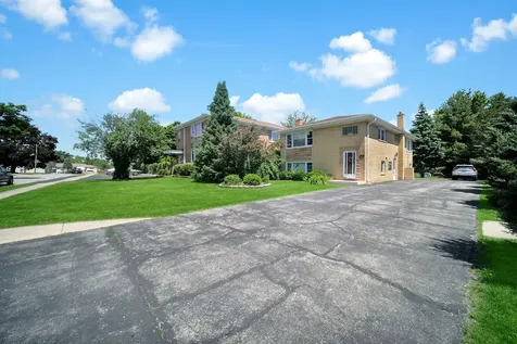227 South Hale Street Addison IL 60101