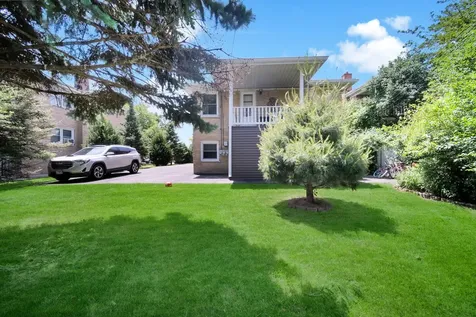 227 South Hale Street Addison IL 60101