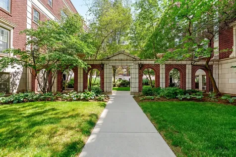 496 Sheridan Road Evanston IL 60202