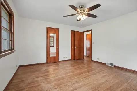 125 South River Road North Aurora IL 60542