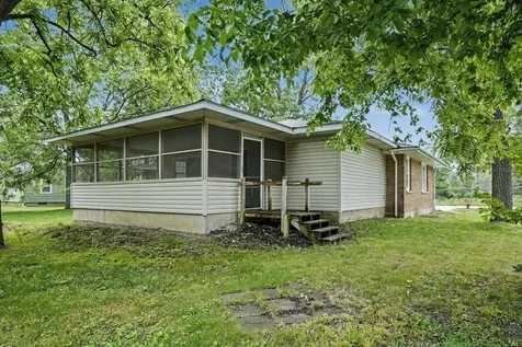125 South River Road North Aurora IL 60542