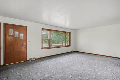 125 South River Road North Aurora IL 60542
