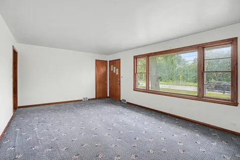 125 South River Road North Aurora IL 60542