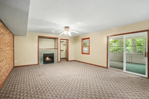 125 South River Road North Aurora IL 60542