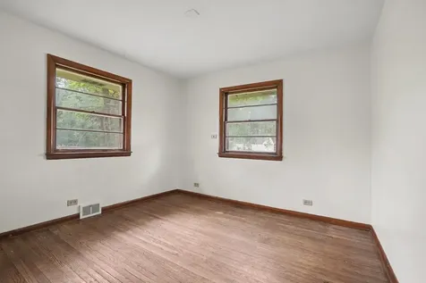 125 South River Road North Aurora IL 60542