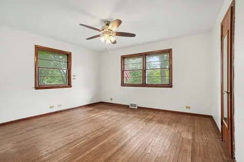 125 South River Road North Aurora IL 60542