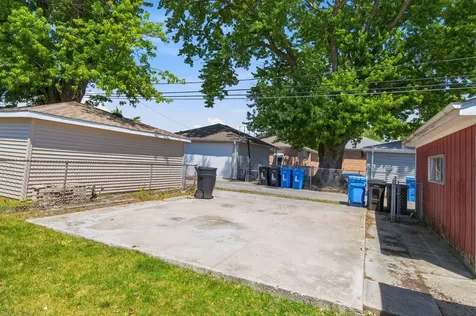10439 South Drake Avenue Chicago IL 60655