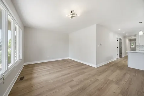 10439 South Drake Avenue Chicago IL 60655