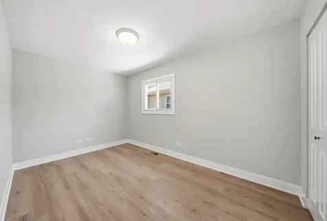 10439 South Drake Avenue Chicago IL 60655