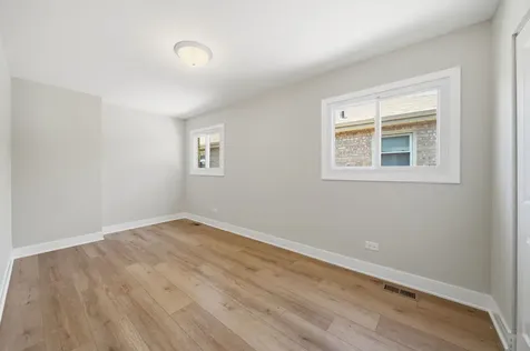 10439 South Drake Avenue Chicago IL 60655