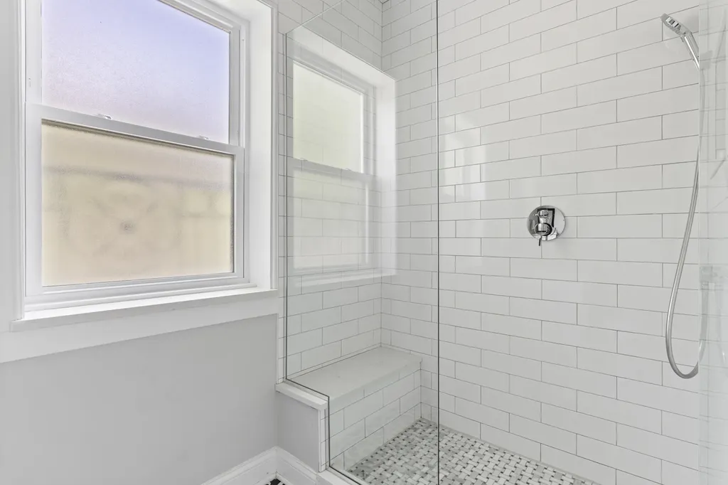 510 West Surf Street Chicago IL 60657