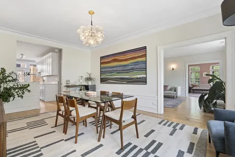510 West Surf Street Chicago IL 60657